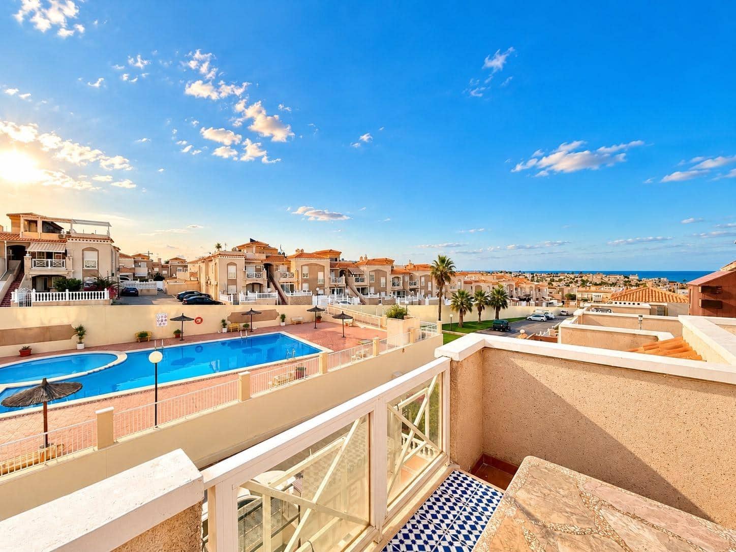 2 soverom Rekkehus til salgs i Torrevieja med svømmebasseng - € 210 000 (Ref: 10184849)