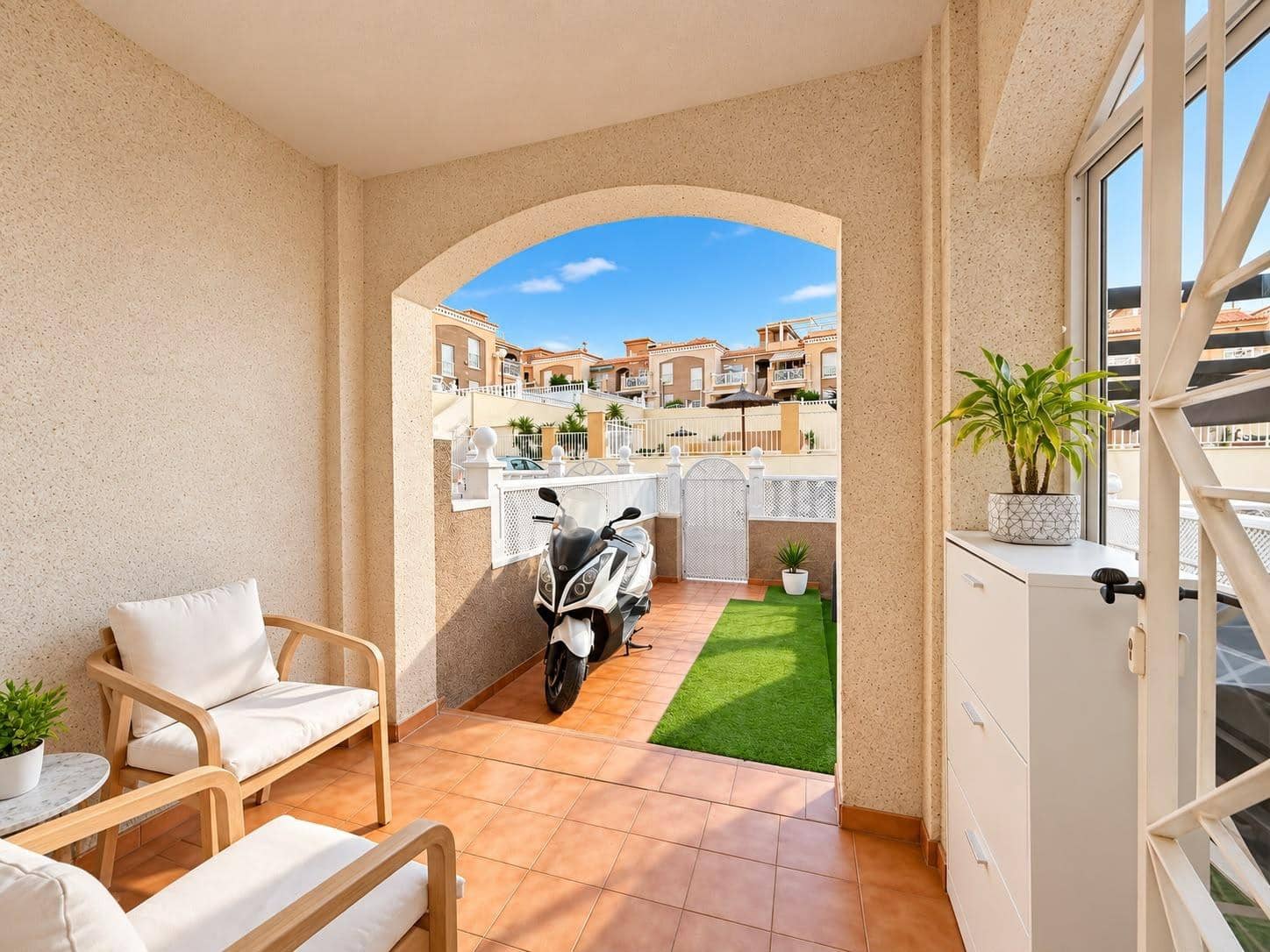 2 soverom Rekkehus til salgs i Torrevieja med svømmebasseng - € 210 000 (Ref: 10184849)
