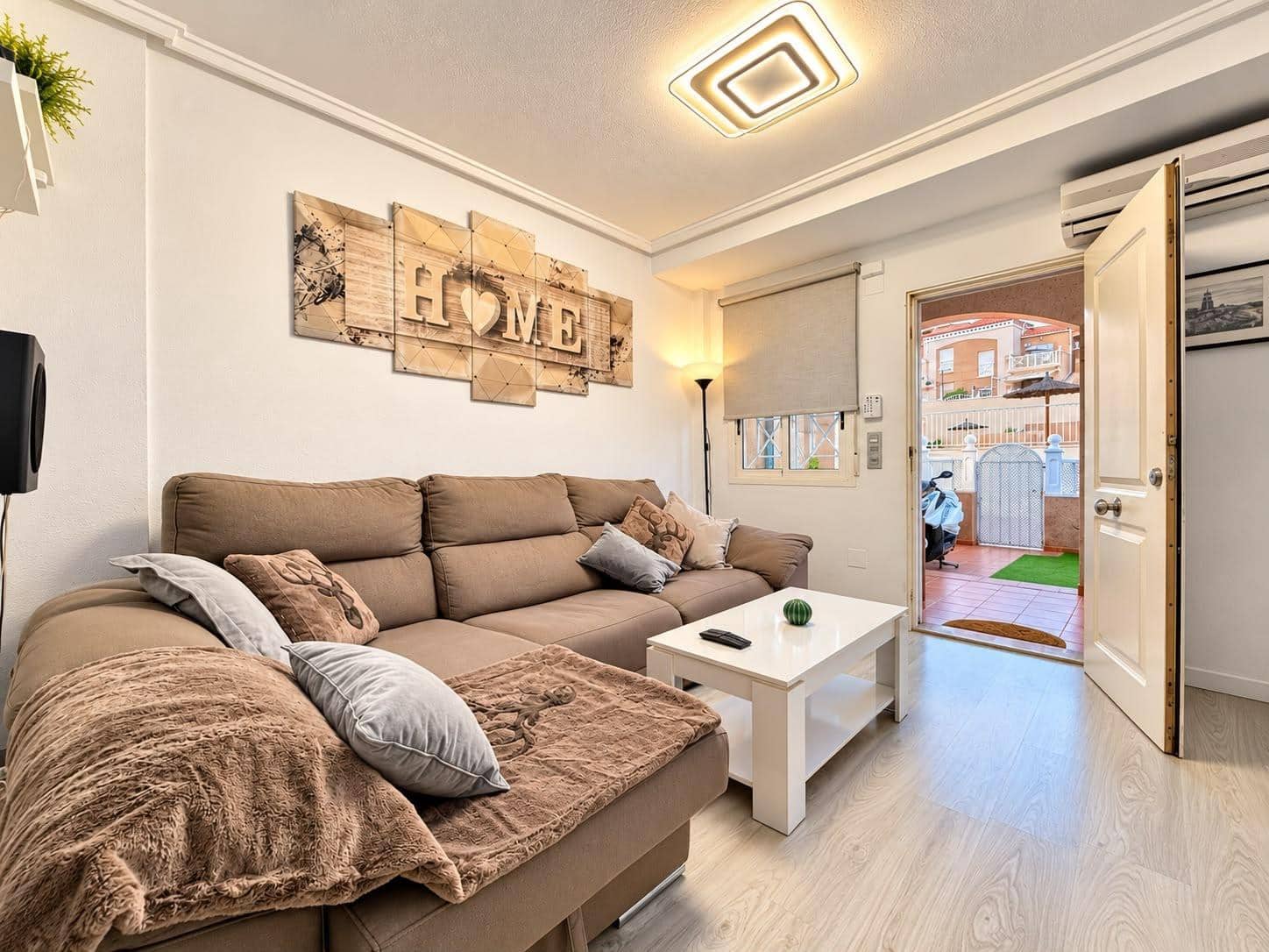 2 soverom Rekkehus til salgs i Torrevieja med svømmebasseng - € 210 000 (Ref: 10184849)