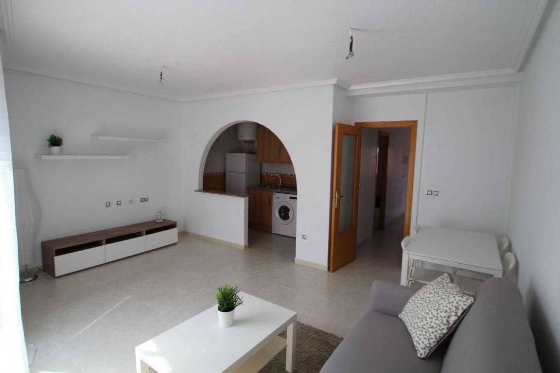 3 slaapkamer Rijtjeshuis te koop in Aguas Nuevas met zwembad - € 189.000 (Ref: 3381007)