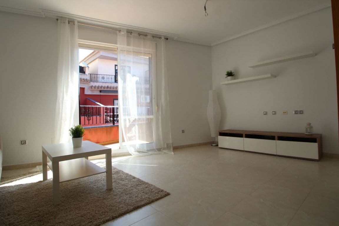 3 slaapkamer Rijtjeshuis te koop in Aguas Nuevas met zwembad - € 189.000 (Ref: 3381007)