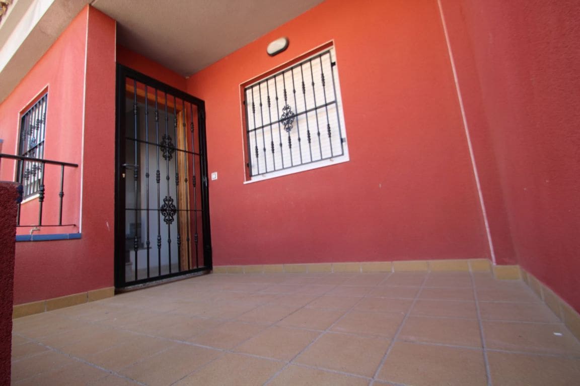3 slaapkamer Rijtjeshuis te koop in Aguas Nuevas met zwembad - € 189.000 (Ref: 3381007)
