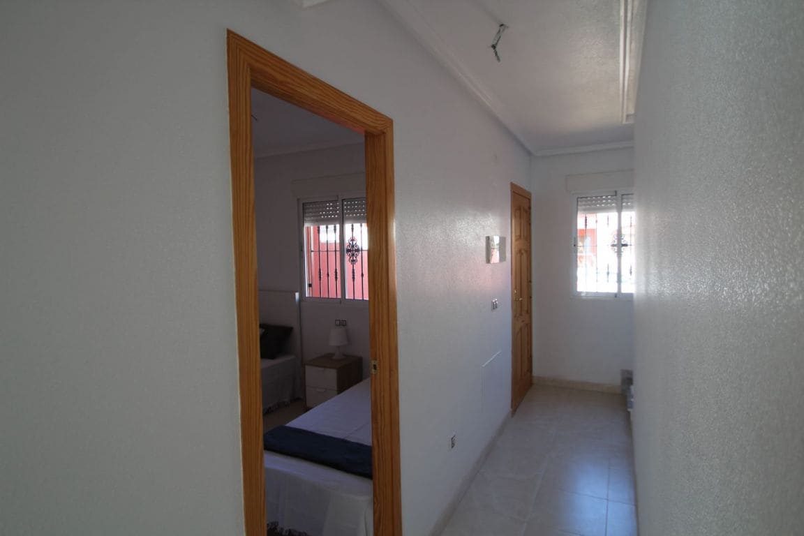 3 slaapkamer Rijtjeshuis te koop in Aguas Nuevas met zwembad - € 189.000 (Ref: 3381007)