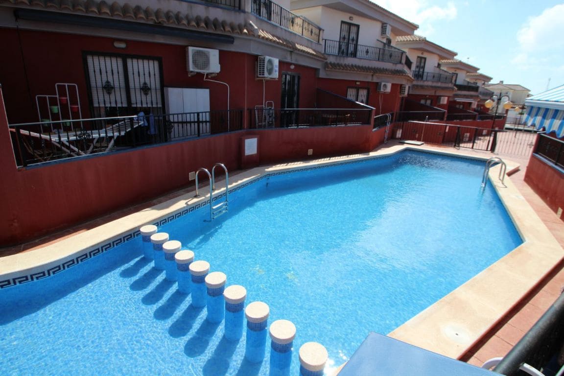 3 slaapkamer Rijtjeshuis te koop in Aguas Nuevas met zwembad - € 189.000 (Ref: 3381007)