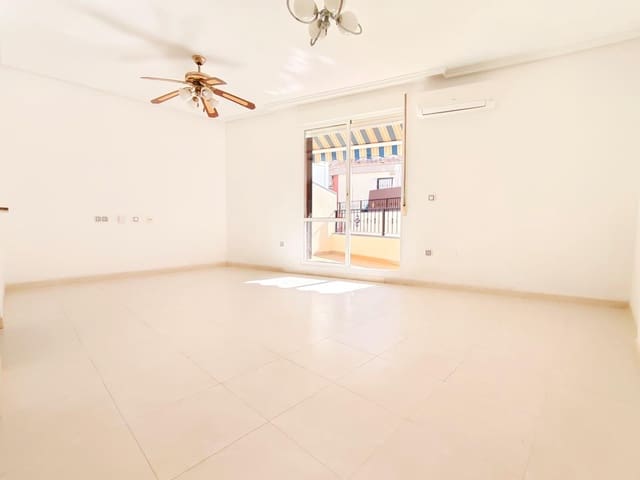 3 slaapkamer Rijtjeshuis te koop in Aguas Nuevas, Torrevieja met zwembad - € 189.000 (Ref: 3381007)