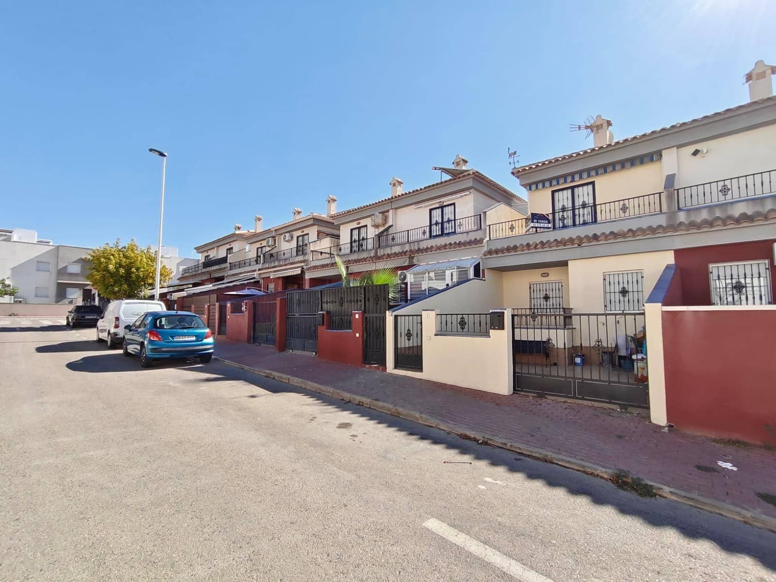 Adosado de 3 habitaciones en Aguas Nuevas en venta con piscina - 189.000 € (Ref: 3381007)