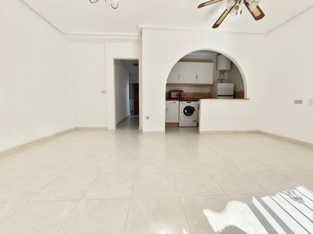 3 slaapkamer Rijtjeshuis te koop in Aguas Nuevas, Torrevieja met zwembad - € 189.000 (Ref: 3381007)