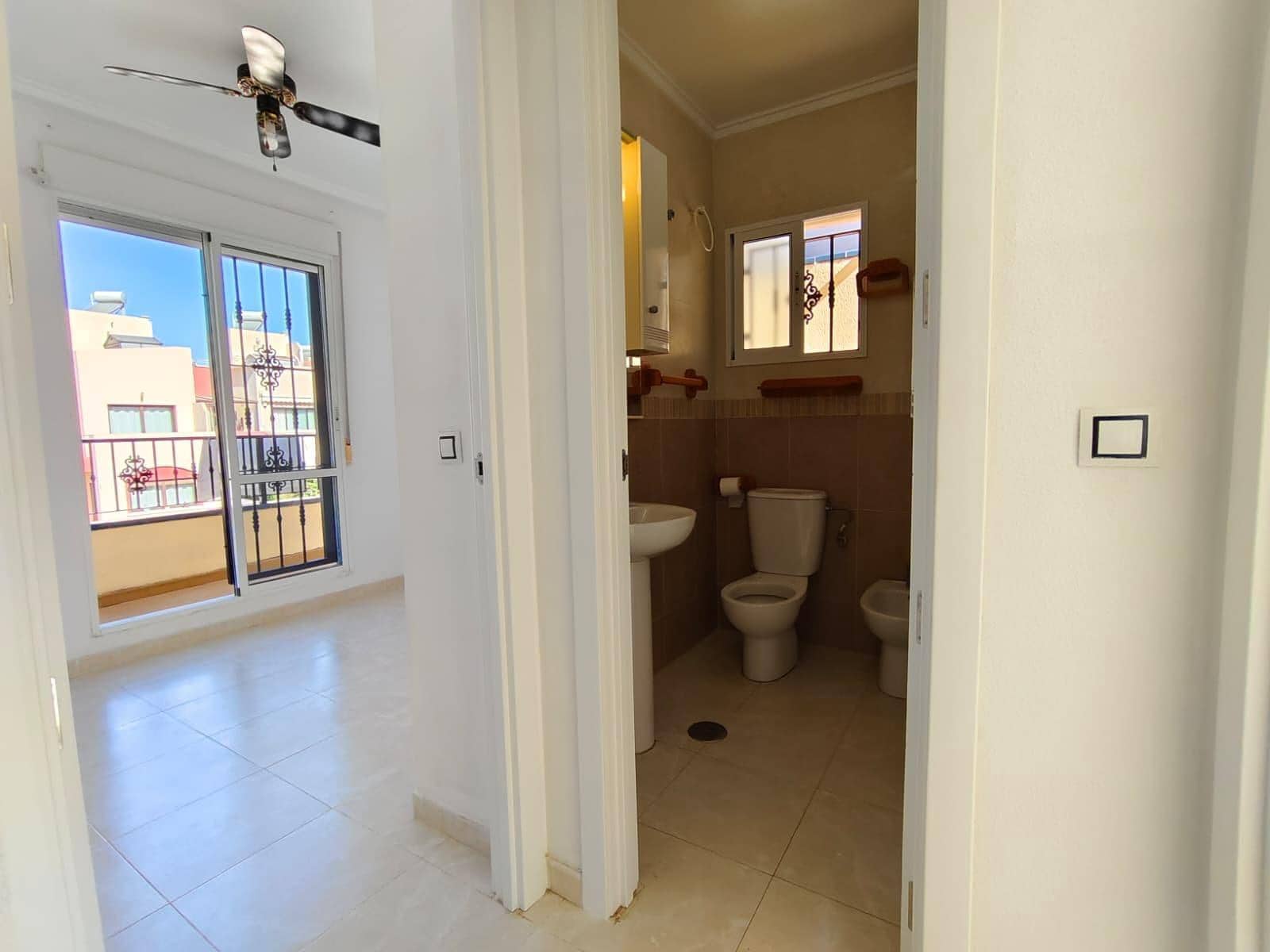 Adosado de 3 habitaciones en Aguas Nuevas en venta con piscina - 189.000 € (Ref: 3381007)