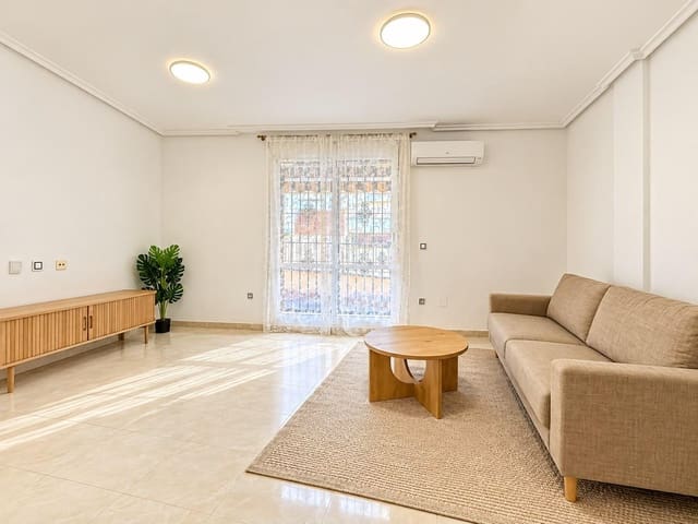 3 bedroom Terraced Villa for sale in Aguas Nuevas, Torrevieja with pool - € 189,000 (Ref: 3381007)