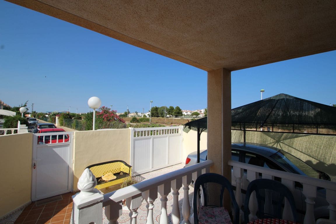2 bedroom Villa for sale in Torrevieja with pool - € 228,000 (Ref: 3519652)