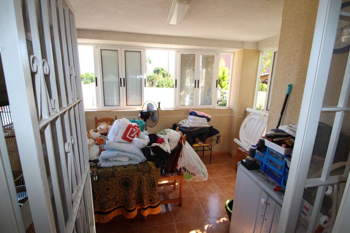 2 bedroom Villa for sale in Torrevieja with pool - € 228,000 (Ref: 3519652)