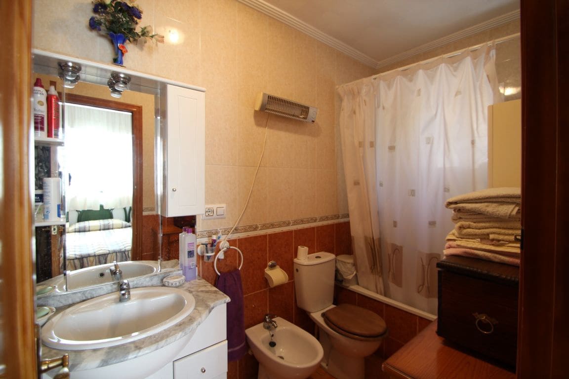 2 bedroom Villa for sale in Torrevieja with pool - € 228,000 (Ref: 3519652)