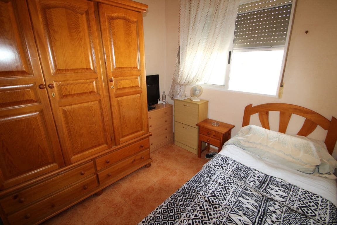 2 bedroom Villa for sale in Torrevieja with pool - € 228,000 (Ref: 3519652)