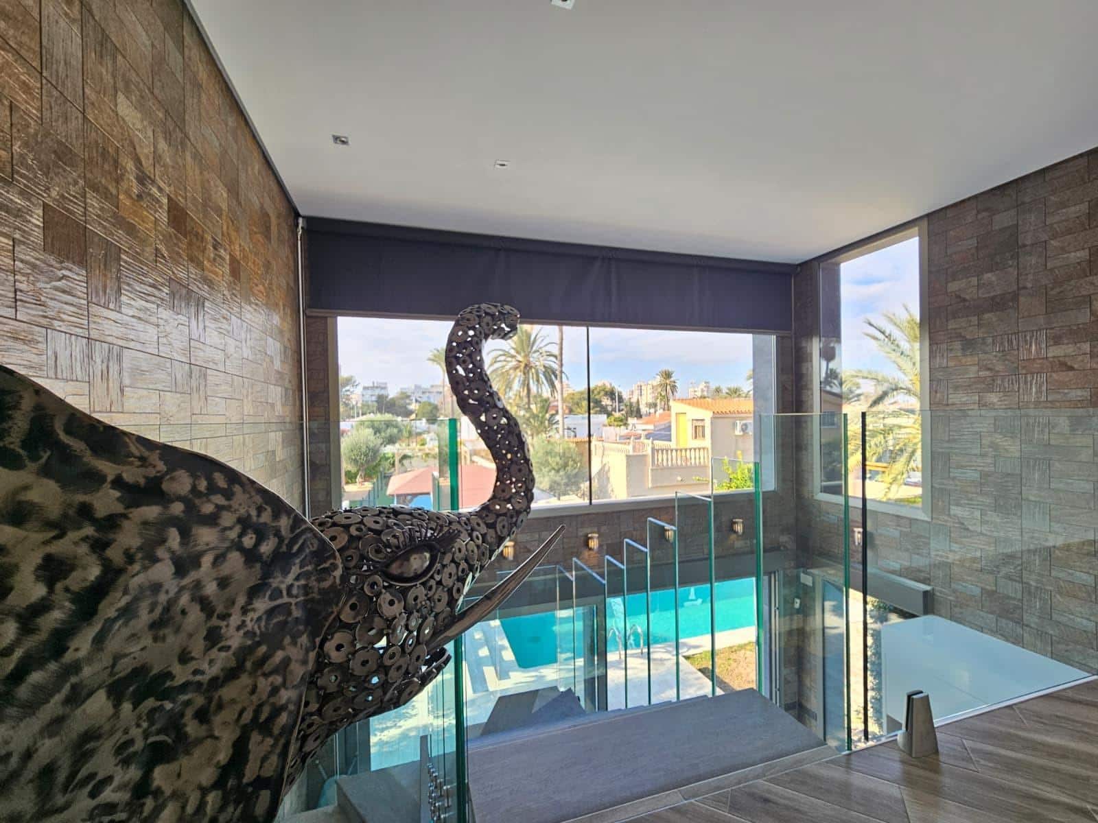 3 soverom Villa til salgs i Torrevieja med svømmebasseng garasje - € 690 000 (Ref: 6892810)