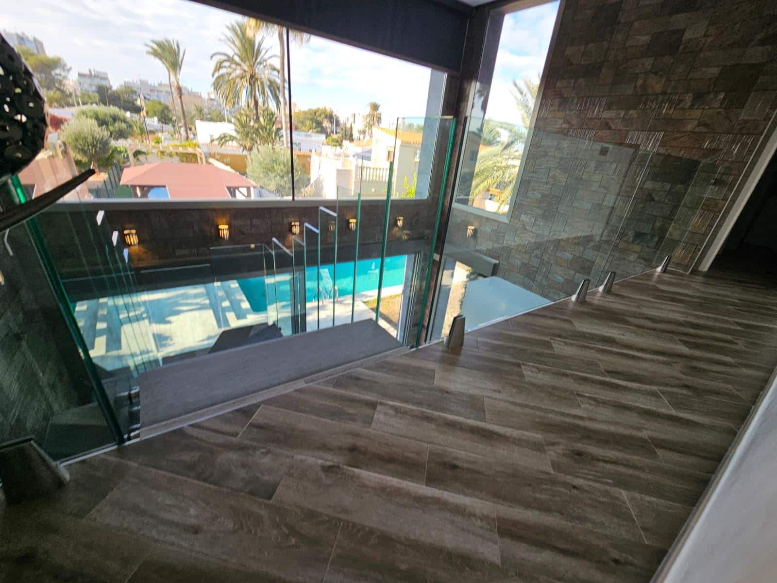 3 soverom Villa til salgs i Torrevieja med svømmebasseng garasje - € 690 000 (Ref: 6892810)