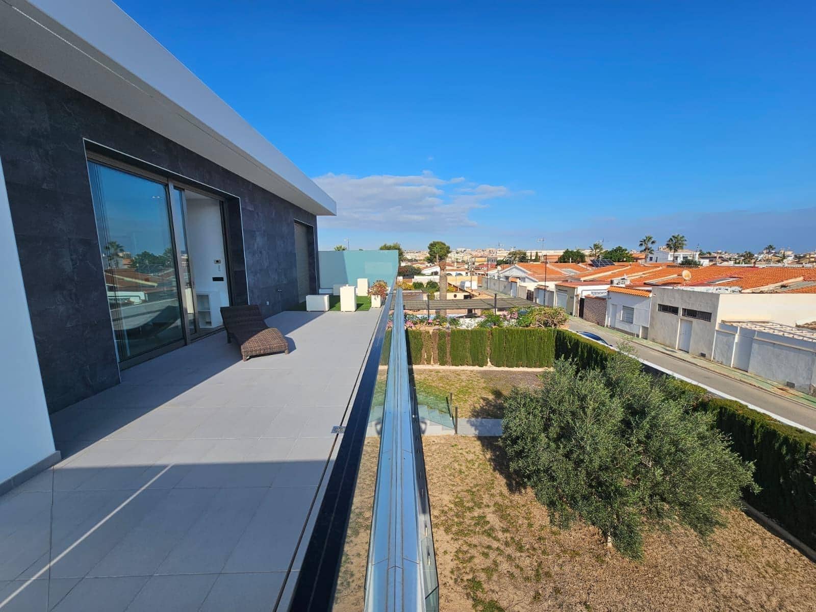 3 soverom Villa til salgs i Torrevieja med svømmebasseng garasje - € 690 000 (Ref: 6892810)