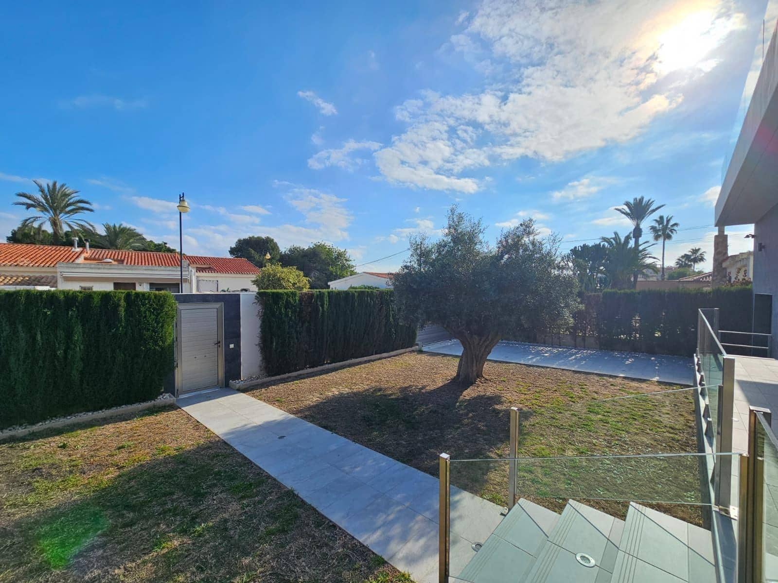 3 soverom Villa til salgs i Torrevieja med svømmebasseng garasje - € 690 000 (Ref: 6892810)