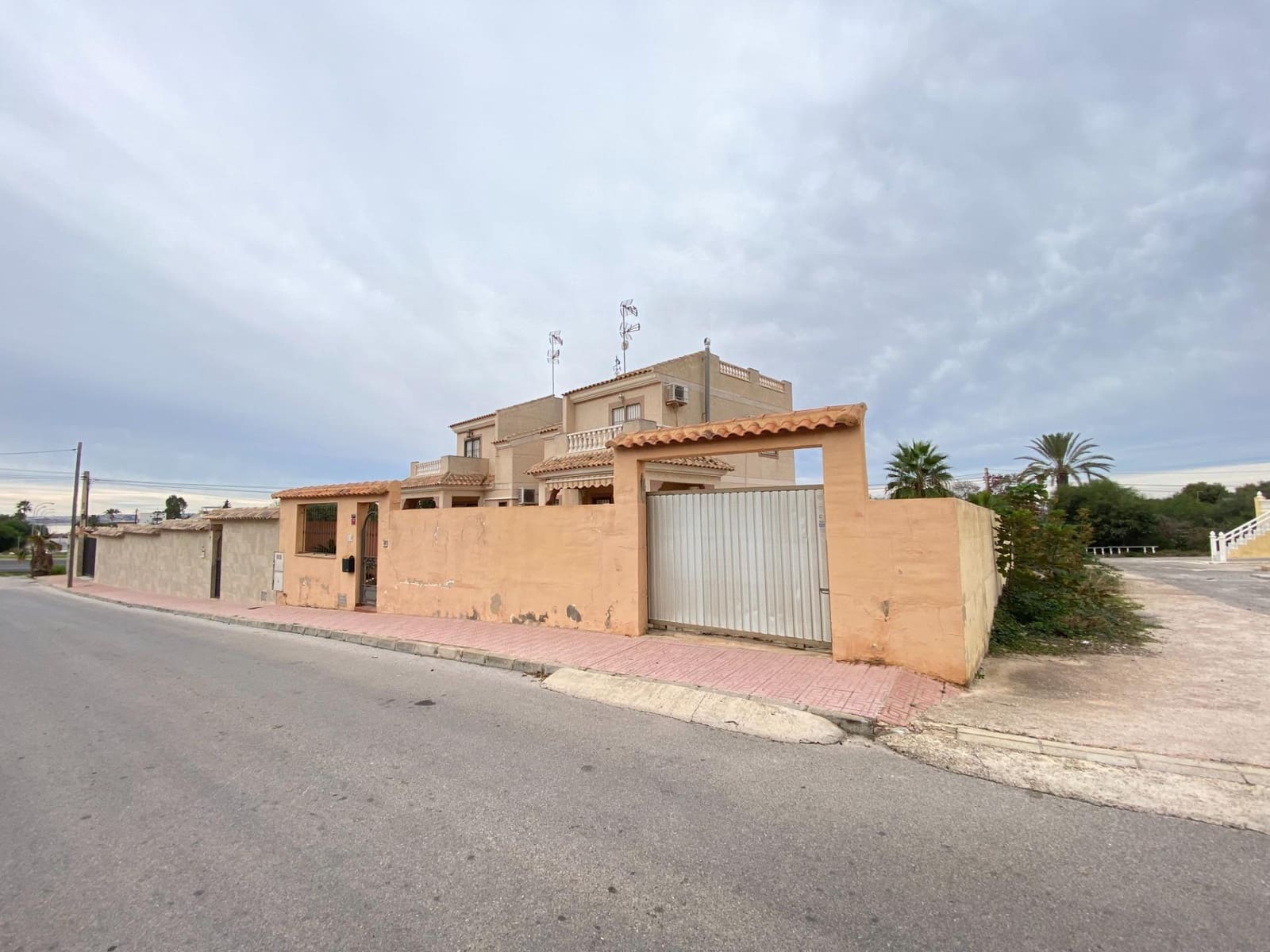 2 bedroom Villa for sale in San Luis, Torrevieja with pool € 249,900 (Ref 7867755)