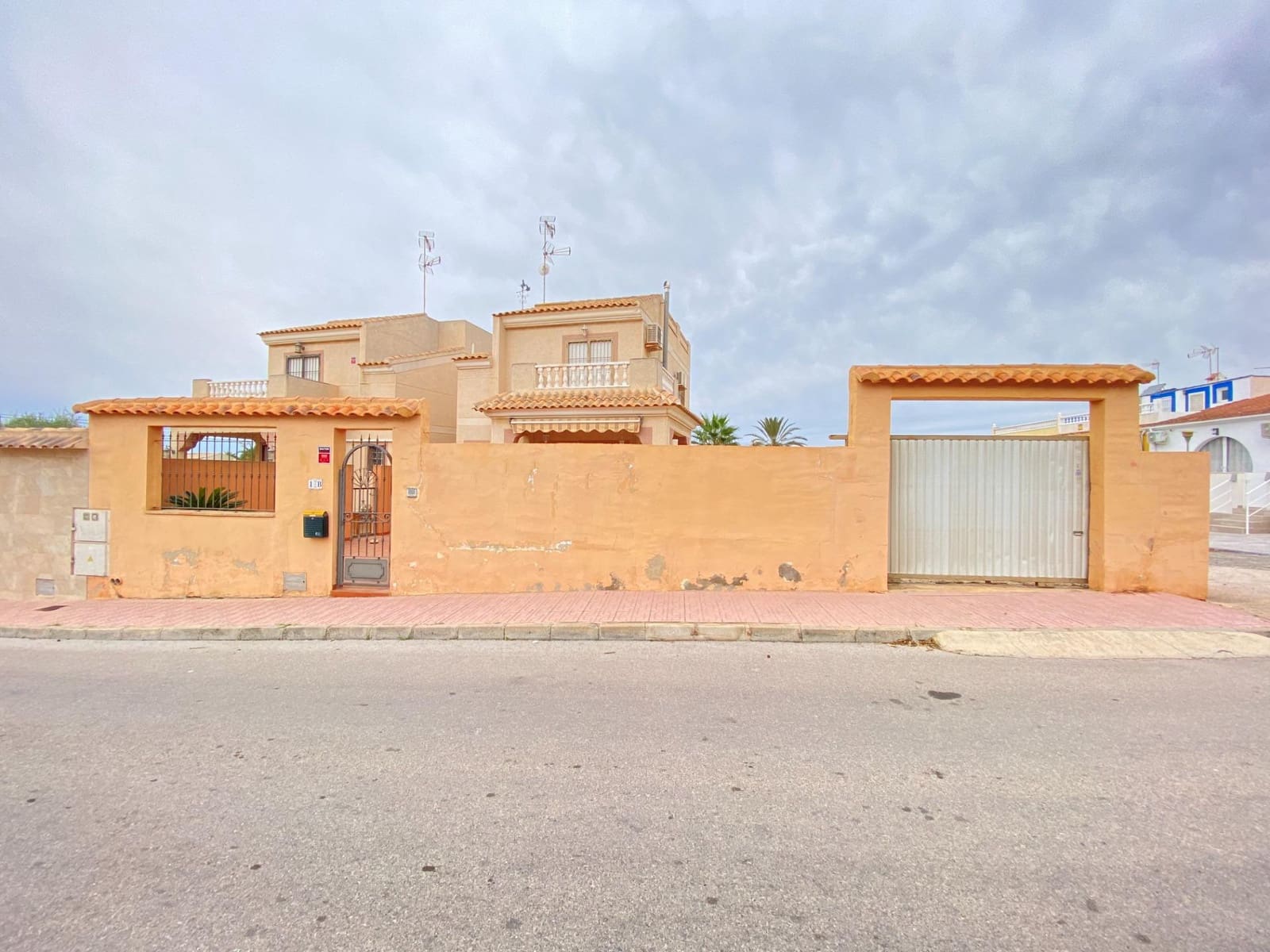 2 bedroom Villa for sale in San Luis, Torrevieja with pool € 249,900