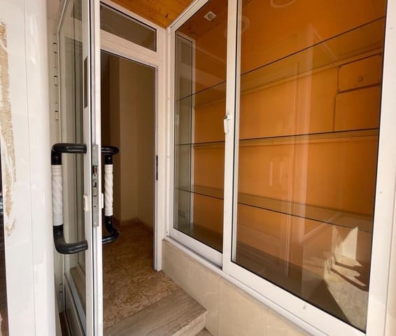 Local Comercial de 2 habitaciones en Torrevieja en venta - 105.000 € (Ref: 8481991)