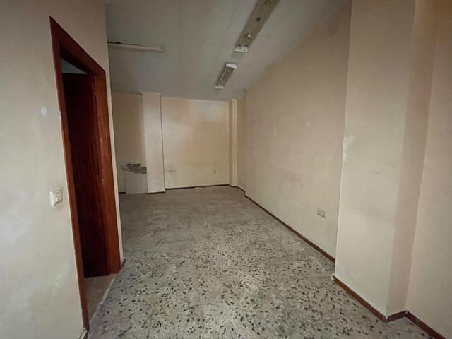 Local Comercial de 2 habitaciones en Torrevieja en venta - 105.000 € (Ref: 8481991)