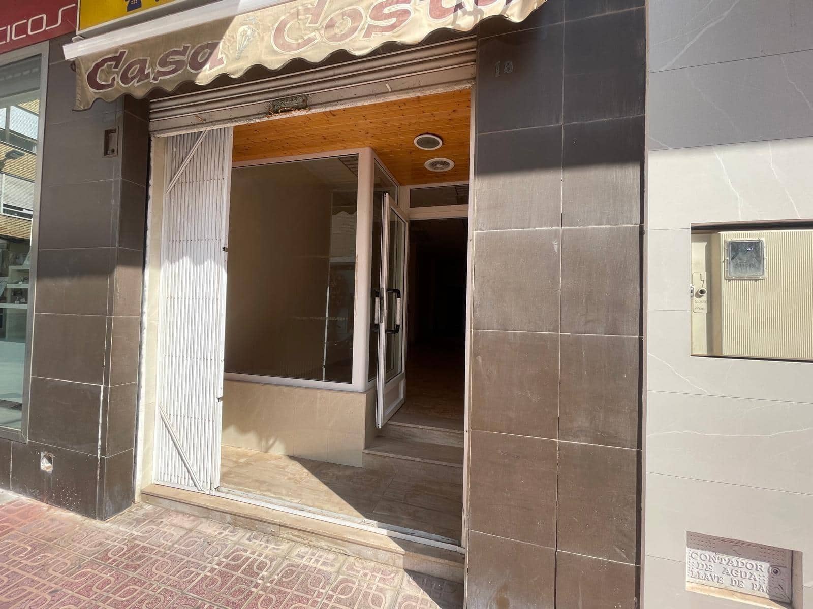 Local Comercial de 2 habitaciones en Torrevieja en venta - 105.000 € (Ref: 8481991)