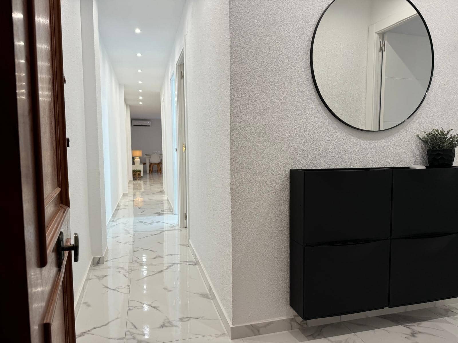 4 bedroom Apartment for sale in Torrevieja with garage - € 239,000 (Ref: 8641096)