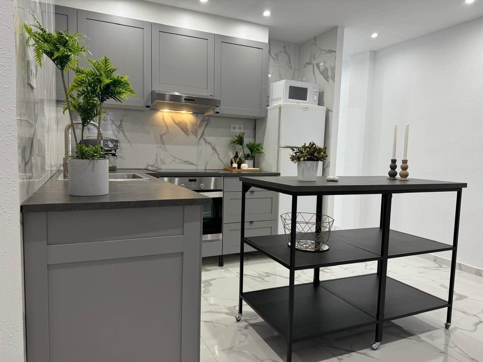 4 bedroom Apartment for sale in Torrevieja with garage - € 239,000 (Ref: 8641096)