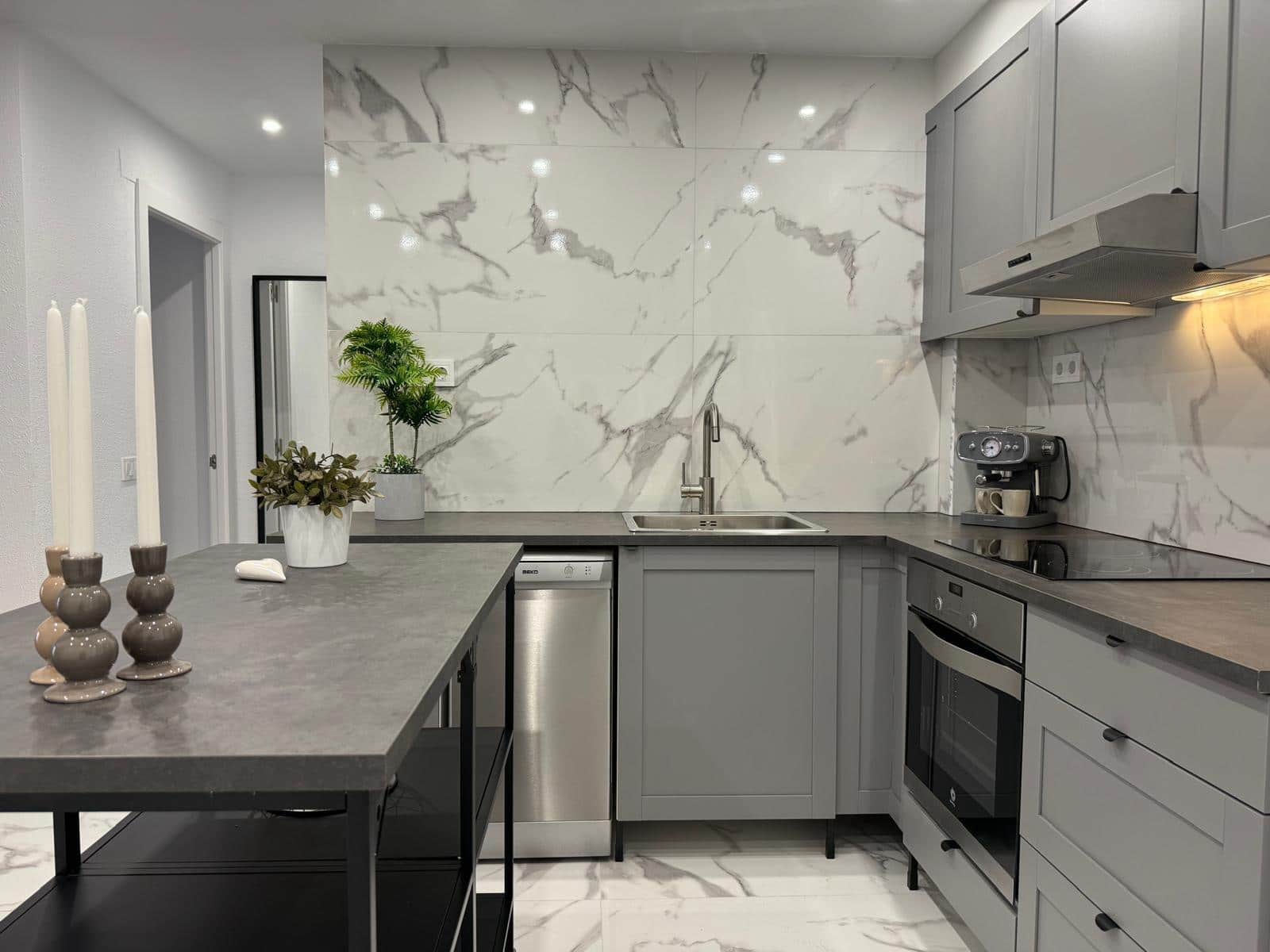 4 bedroom Apartment for sale in Torrevieja with garage - € 239,000 (Ref: 8641096)