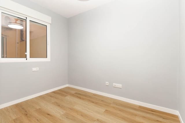 2 sovrum Lägenhet till salu i Torrevieja - 159 000 € (Ref: 9003302)