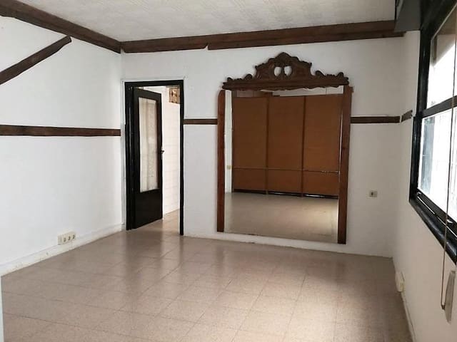 3 bedroom Commercial for sale in Torrevieja - € 110,000 (Ref: 9014440)