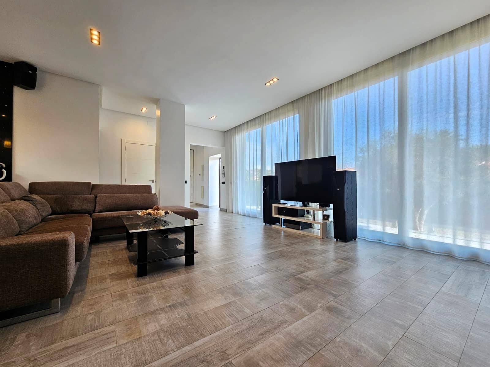 3 slaapkamer Villa te koop in Torrevieja met zwembad garage - € 690.000 (Ref: 9017213)