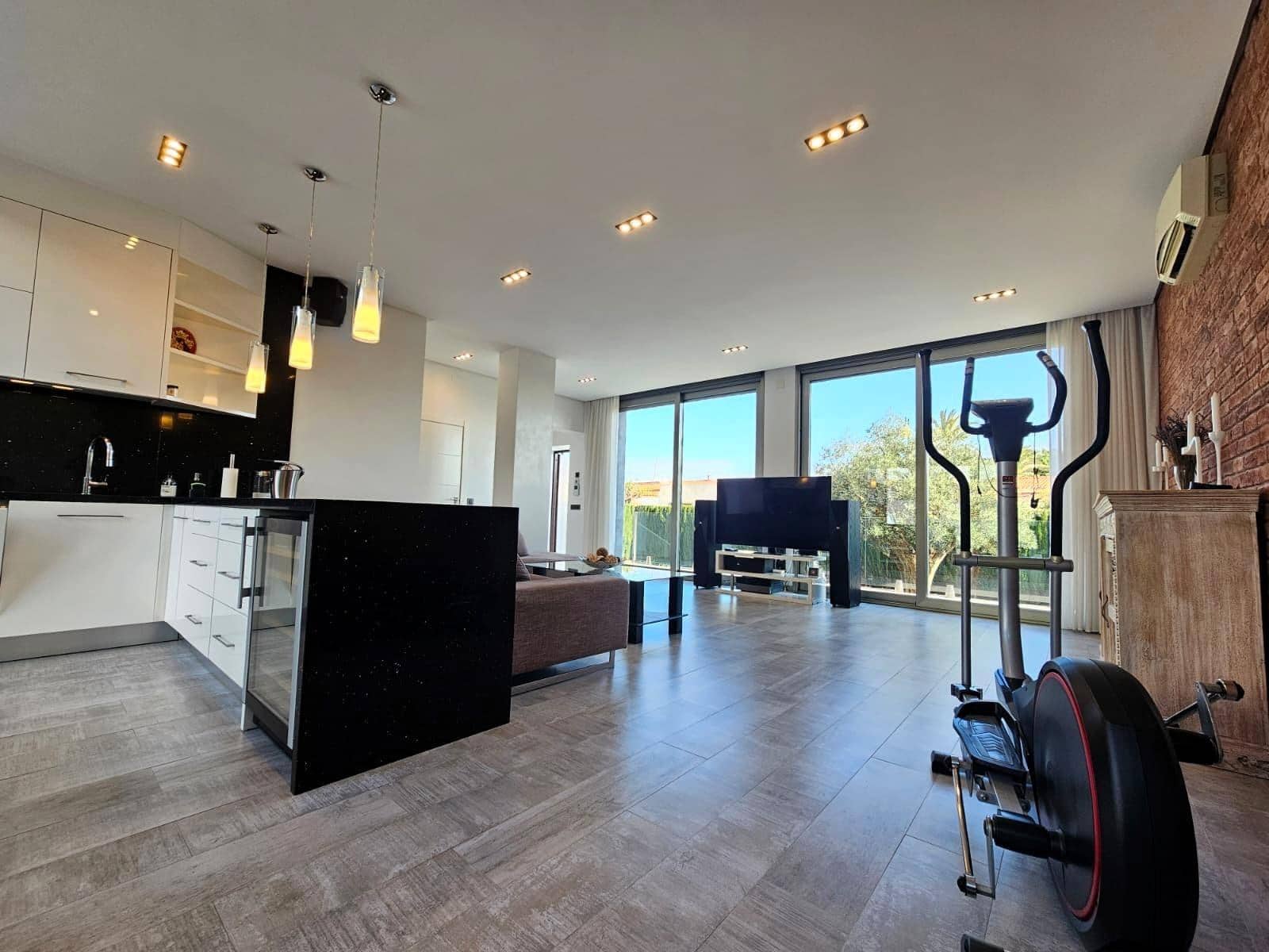 3 slaapkamer Villa te koop in Torrevieja met zwembad garage - € 690.000 (Ref: 9017213)