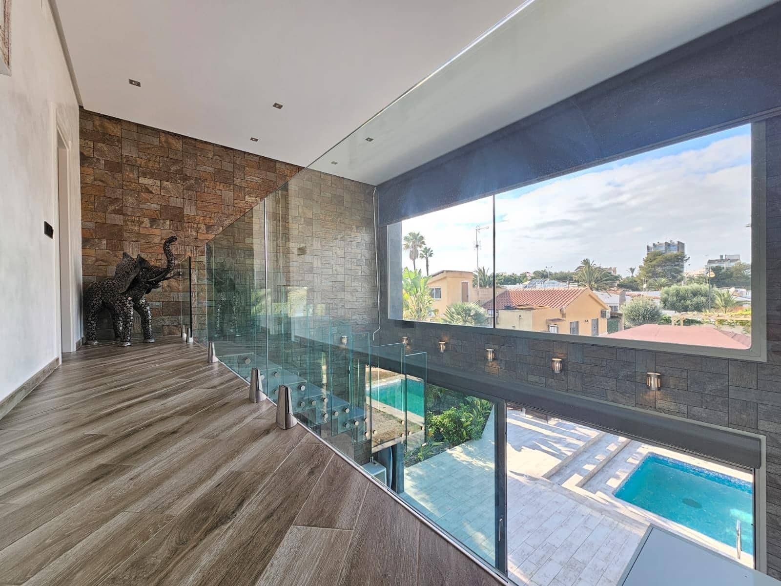 3 slaapkamer Villa te koop in Torrevieja met zwembad garage - € 690.000 (Ref: 9017213)