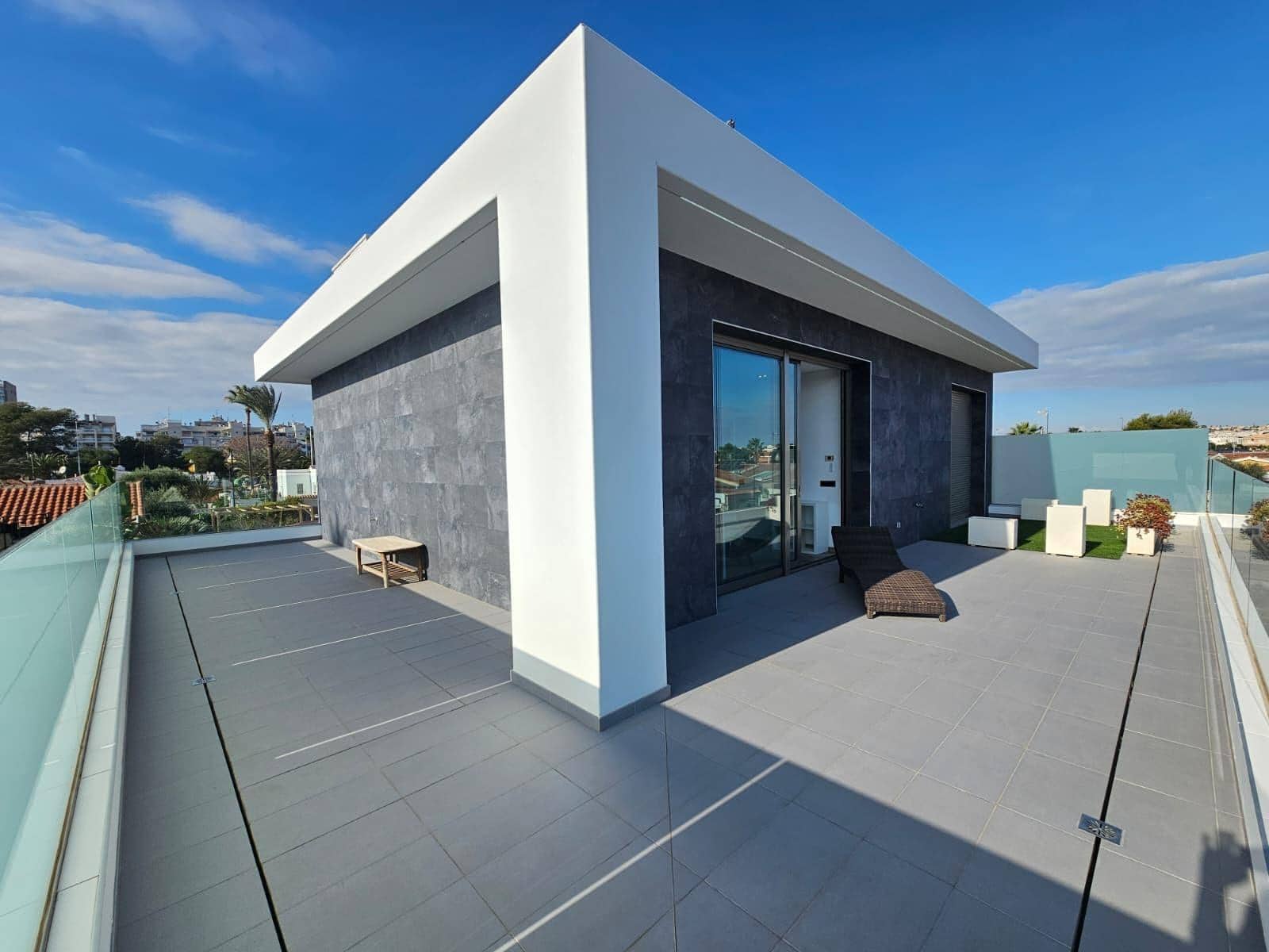 3 slaapkamer Villa te koop in Torrevieja met zwembad garage - € 690.000 (Ref: 9017213)