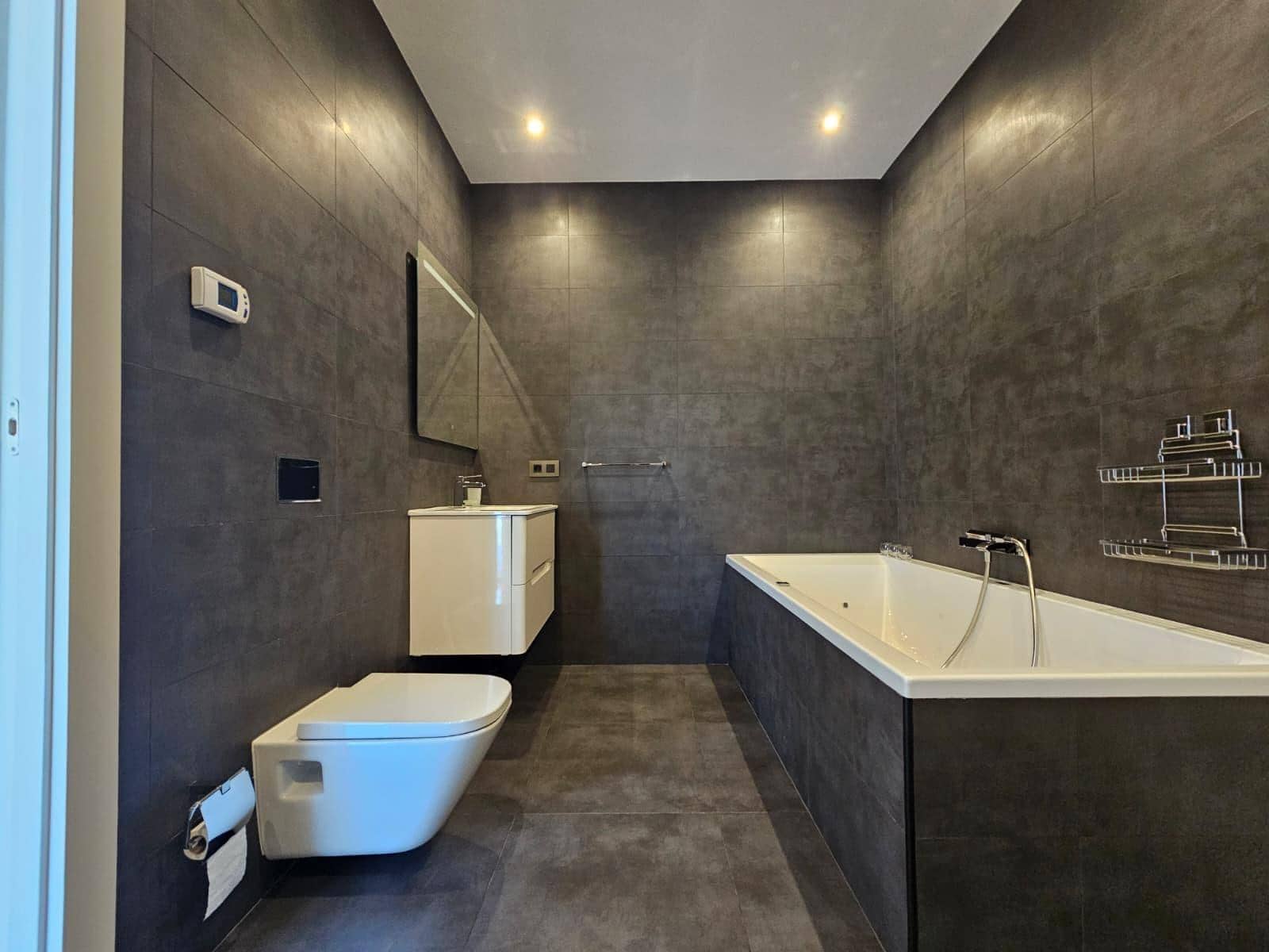 3 soverom Villa til salgs i Torrevieja med svømmebasseng garasje - € 690 000 (Ref: 9017213)