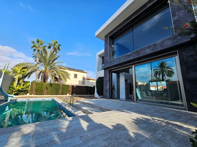 3 Zimmer Villa zu verkaufen in Nueva Torrevieja, Torrevieja mit Pool Garage - 690.000 € (Ref: 9017213)