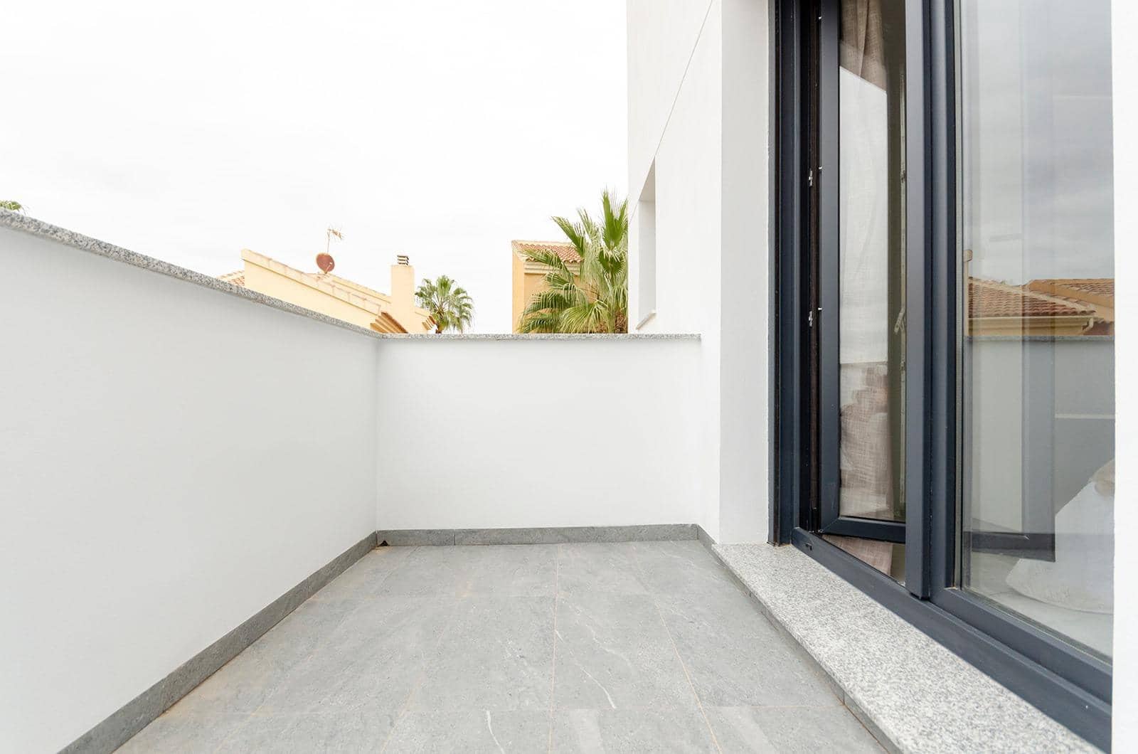 3 sypialnia Willa na sprzedaż w Torrevieja z basenem - 409 000 € (Ref: 9171668)