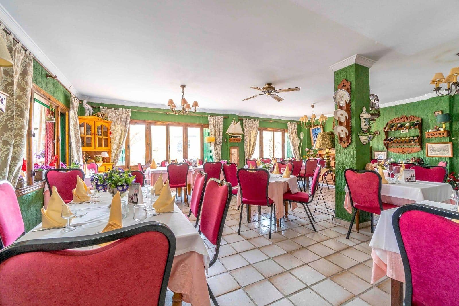 Bedrift til salgs i Torrevieja - € 835 000 (Ref: 9317988)