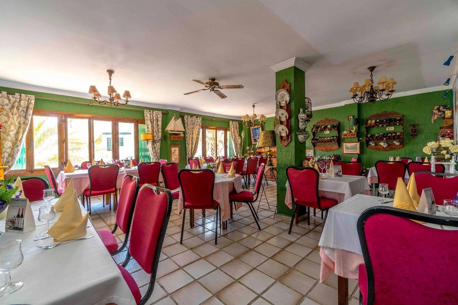 Kommersiell til salgs i Torrevieja - € 835 000 (Ref: 9317989)