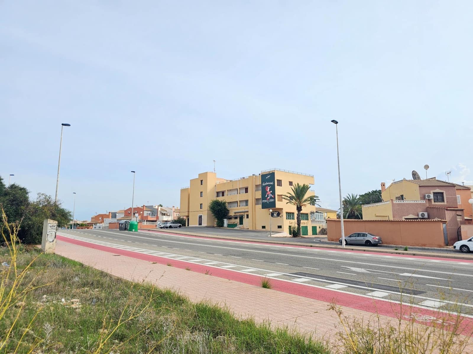 Kommersiell til salgs i Torrevieja - € 835 000 (Ref: 9317989)