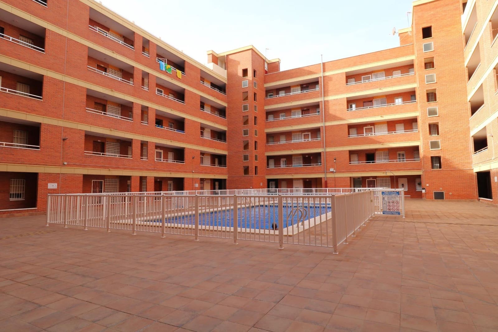 3 sypialnia Apartament na sprzedaż w Torrevieja z basenem - 153 000 € (Ref: 9330818)