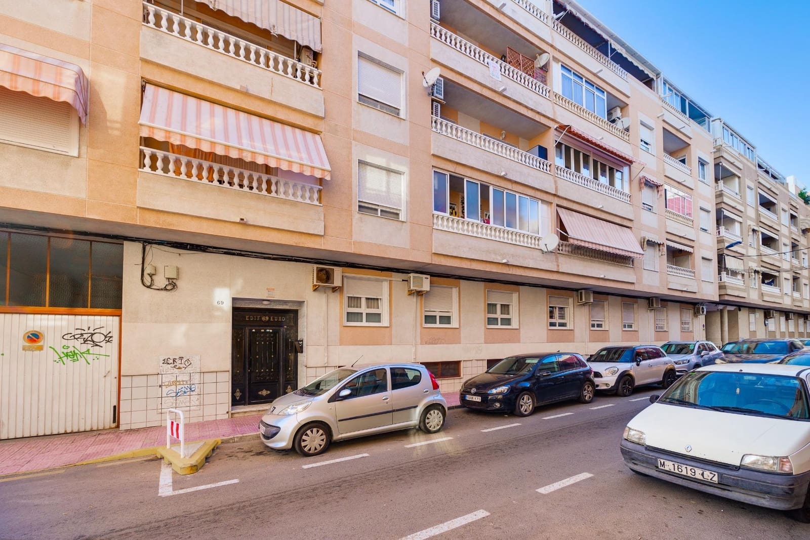 4 sovrum Lägenhet till salu i Torrevieja med garage - 199 900 € (Ref: 9401363)