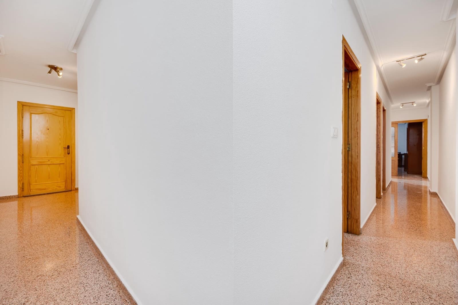 4 soveværelse Lejlighed til salg i Torrevieja med garage - € 194.500 (Ref: 9406609)