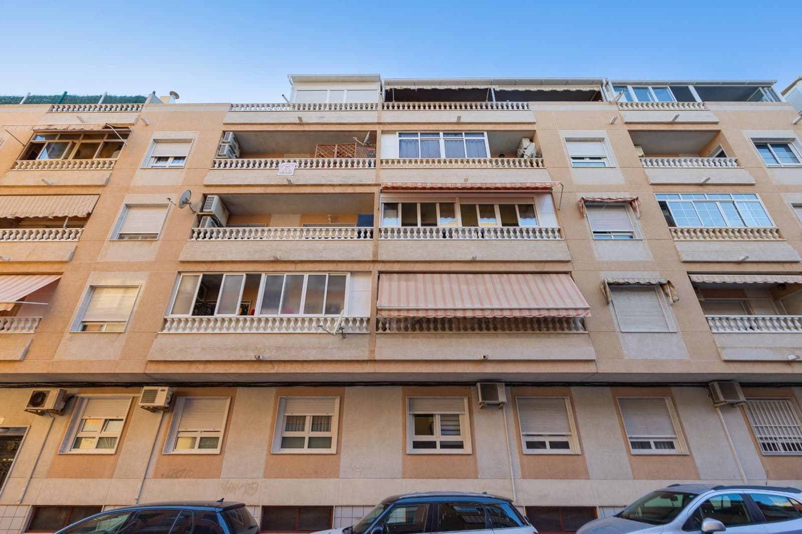 4 Zimmer Apartment zu verkaufen in Torrevieja mit Garage - 194.500 € (Ref: 9406609)