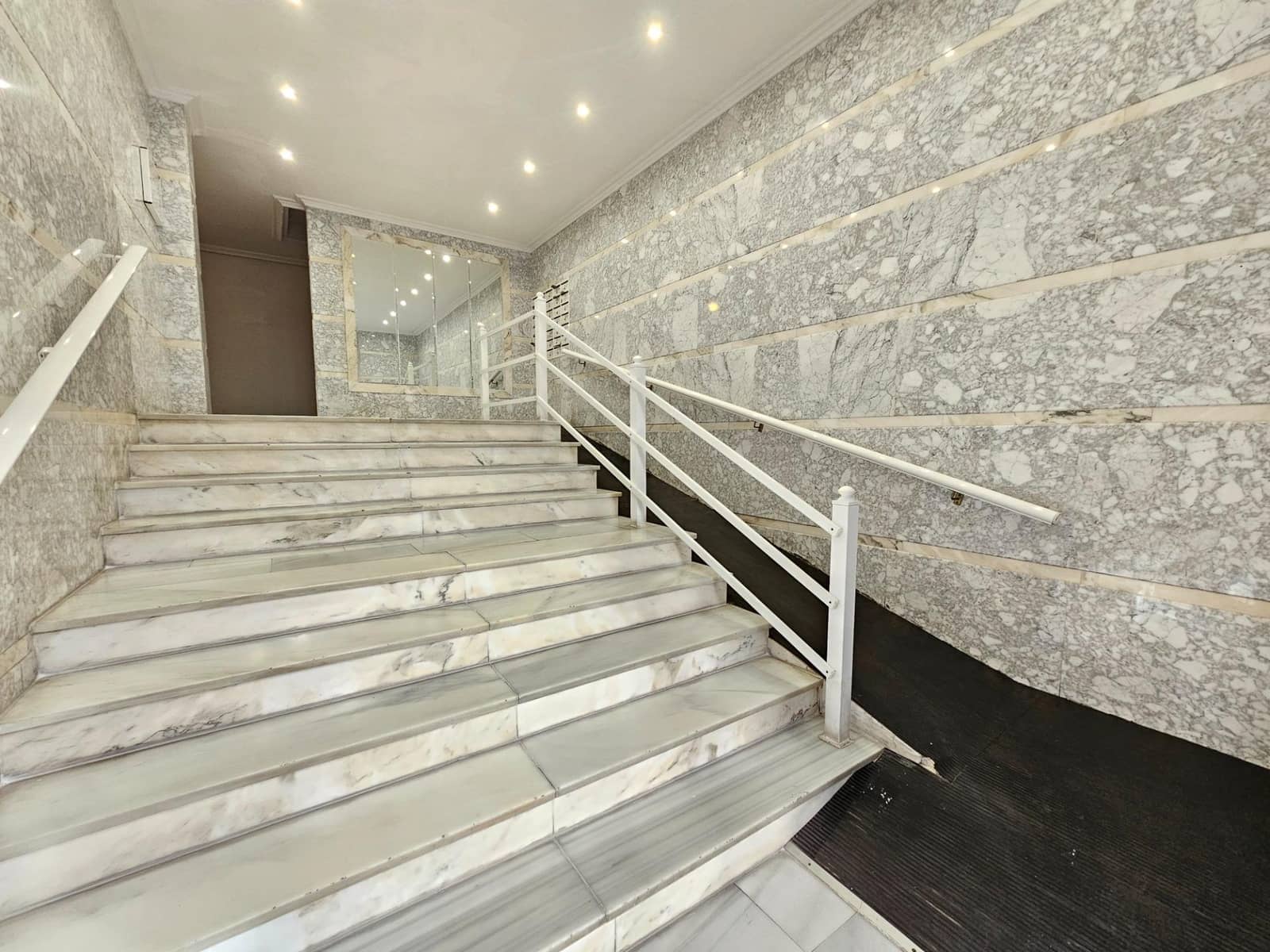 2 bedroom Apartment for sale in Torrevieja - € 126,000 (Ref: 9413967)