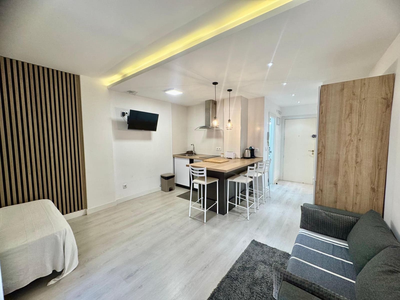 Yksiö myytävänä paikassa Torrevieja mukana uima-altaan - 114 900 € (Ref: 9427415)