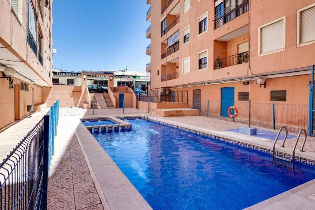 Studio te koop in Torrevieja met zwembad - € 99.500 (Ref: 9427415)