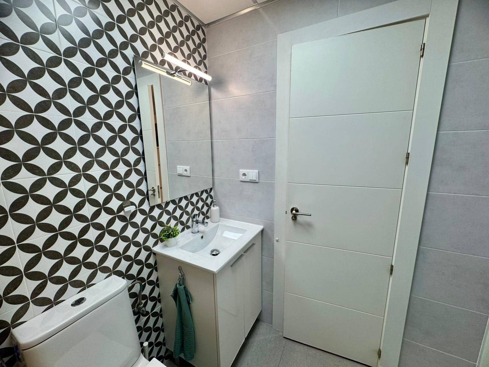 Studio te koop in Torrevieja met zwembad - € 99.500 (Ref: 9427415)