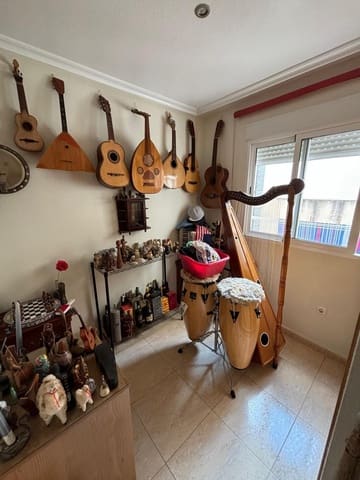 3 makuuhuone Huoneisto myytävänä paikassa Centro, Torrevieja mukana 
autotalli - 175 000 € (Ref: 9431008)